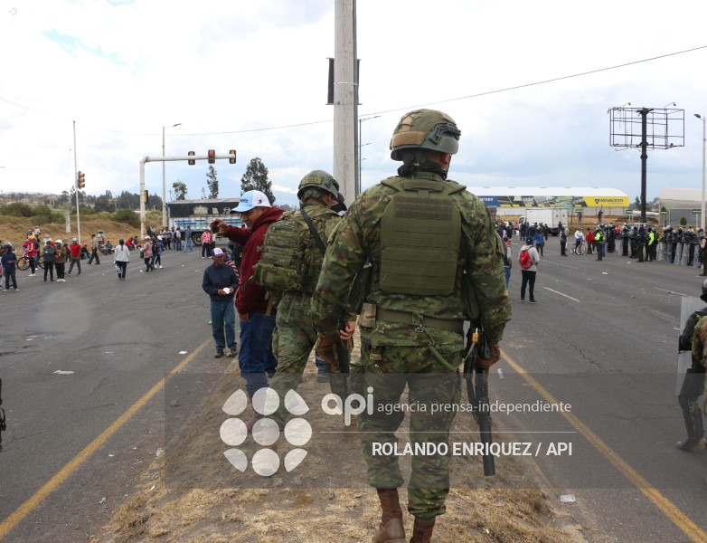 INDIGENAS PANAMERICANA LATACUNGA