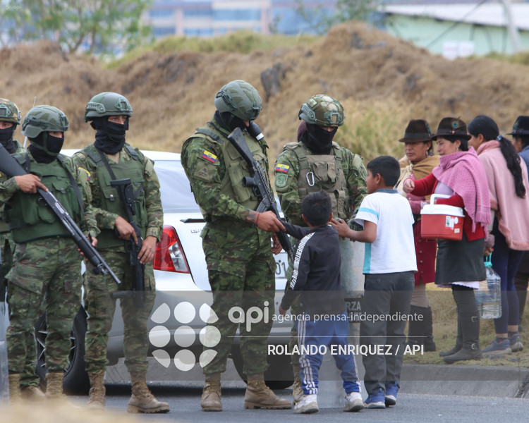 INDIGENAS PANAMERICANA LATACUNGA