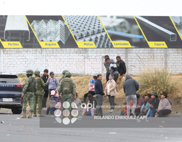 INDIGENAS PANAMERICANA LATACUNGA