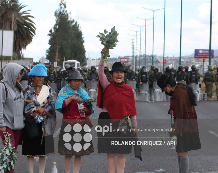 INDIGENAS PANAMERICANA LATACUNGA