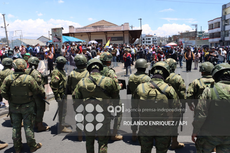 MARCHA CONAIE LATACUNGA