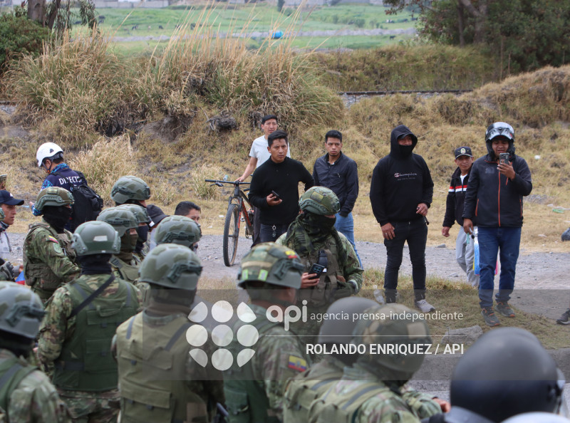 INDIGENAS PANAMERICANA LATACUNGA
