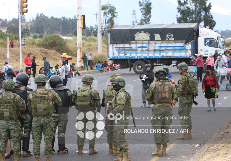INDIGENAS PANAMERICANA LATACUNGA