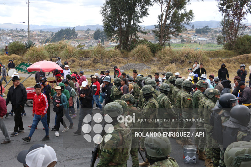 INDIGENAS PANAMERICANA LATACUNGA