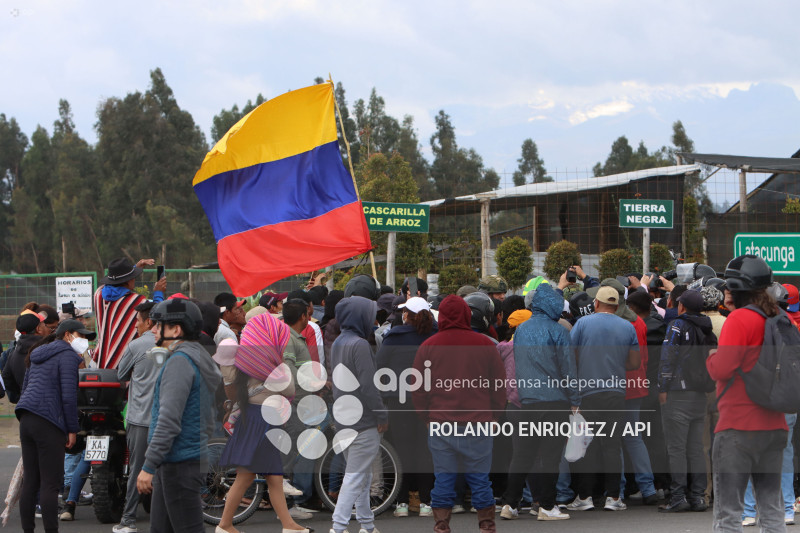 INDIGENAS PANAMERICANA LATACUNGA