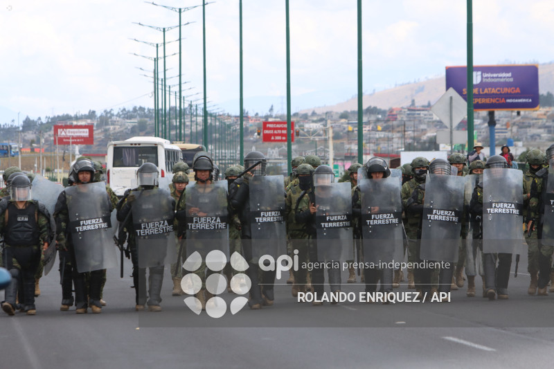 INDIGENAS PANAMERICANA LATACUNGA