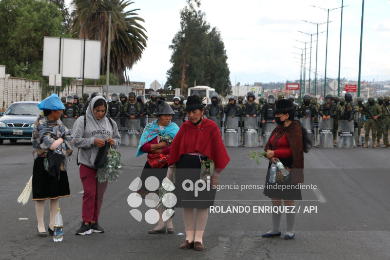 INDIGENAS PANAMERICANA LATACUNGA