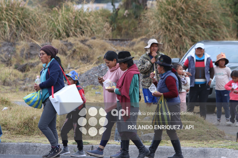 INDIGENAS PANAMERICANA LATACUNGA