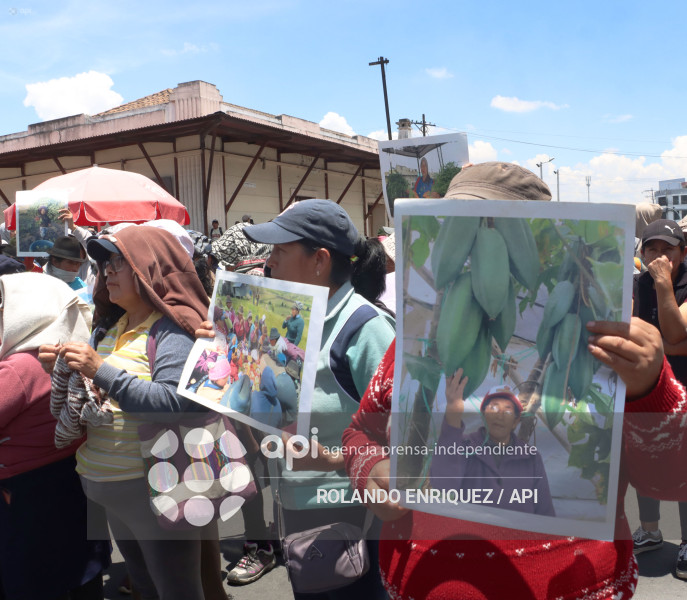 MARCHA CONAIE LATACUNGA