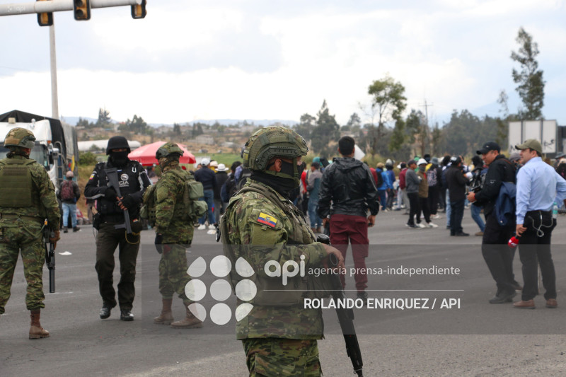 INDIGENAS PANAMERICANA LATACUNGA