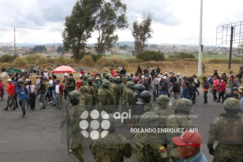 INDIGENAS PANAMERICANA LATACUNGA