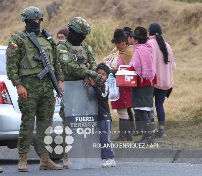 INDIGENAS PANAMERICANA LATACUNGA
