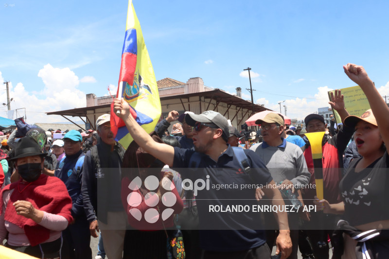 MARCHA CONAIE LATACUNGA