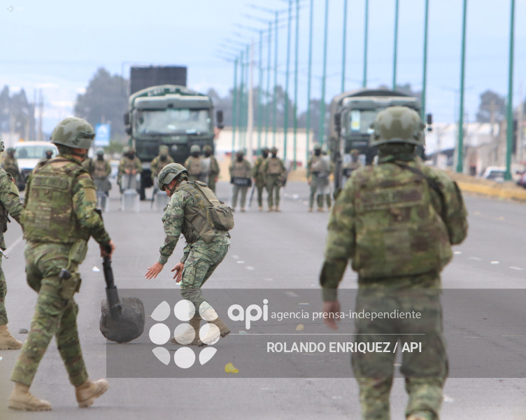 INDIGENAS PANAMERICANA LATACUNGA