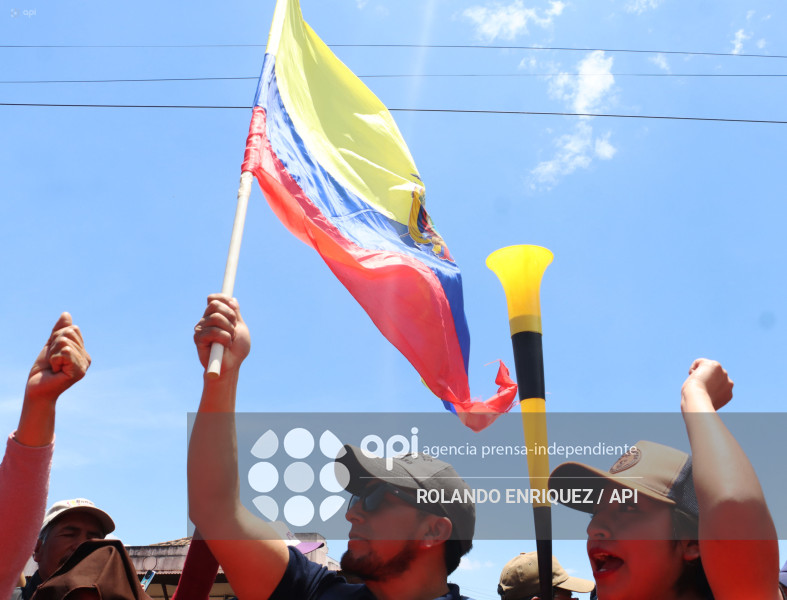 MARCHA CONAIE LATACUNGA