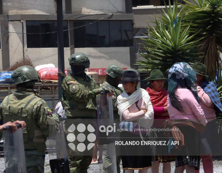 MARCHA CONAIE LATACUNGA