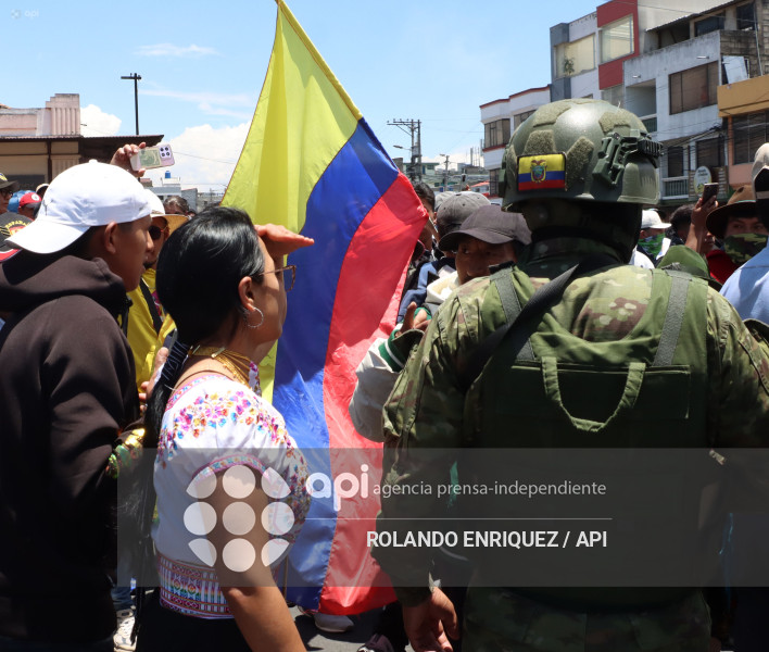 MARCHA CONAIE LATACUNGA