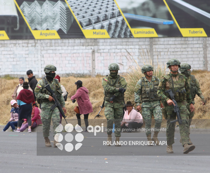 INDIGENAS PANAMERICANA LATACUNGA