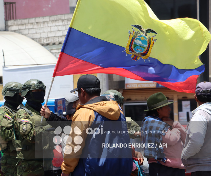 MARCHA CONAIE LATACUNGA