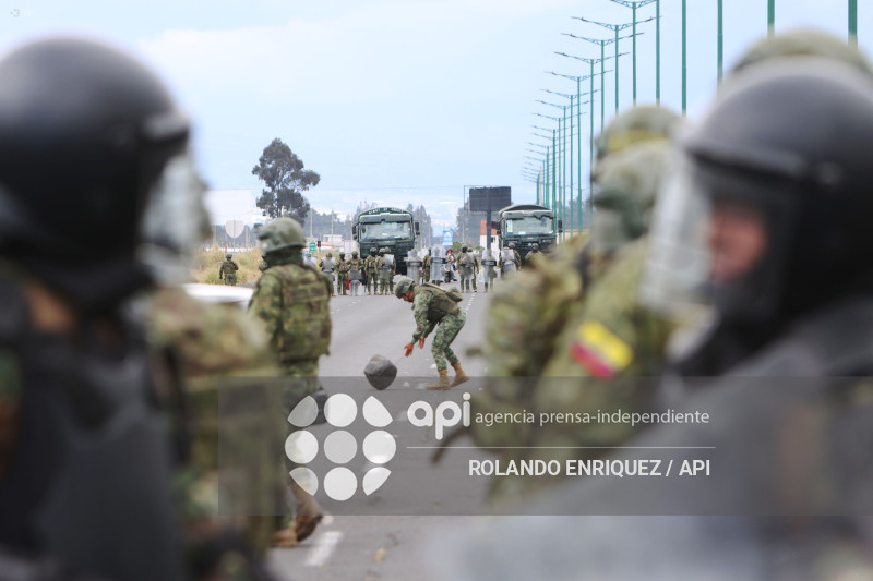 INDIGENAS PANAMERICANA LATACUNGA