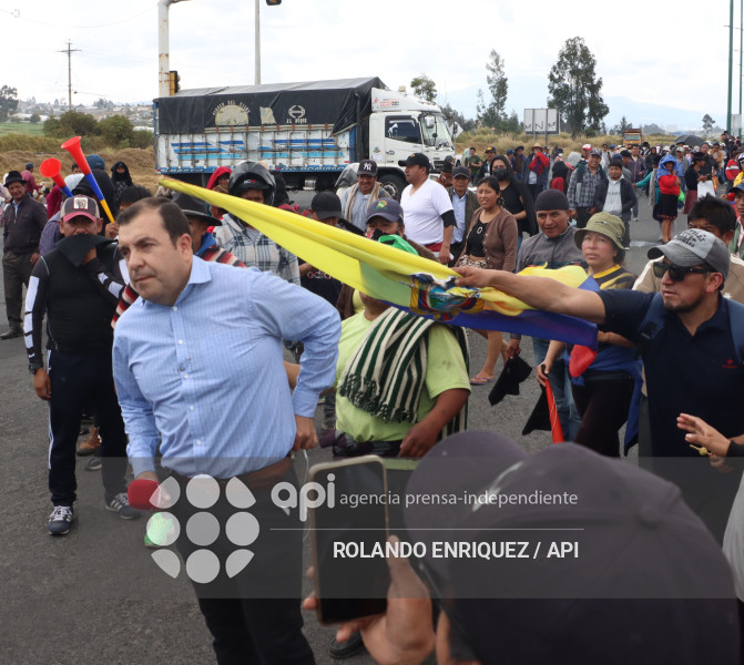 INDIGENAS PANAMERICANA LATACUNGA