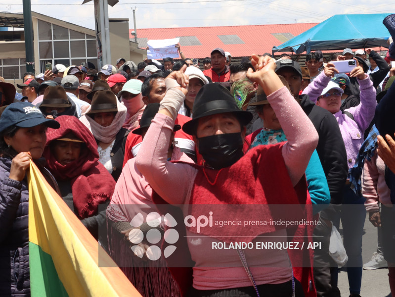 MARCHA CONAIE LATACUNGA