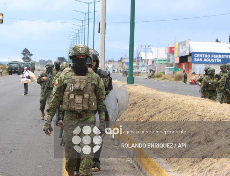 INDIGENAS PANAMERICANA LATACUNGA