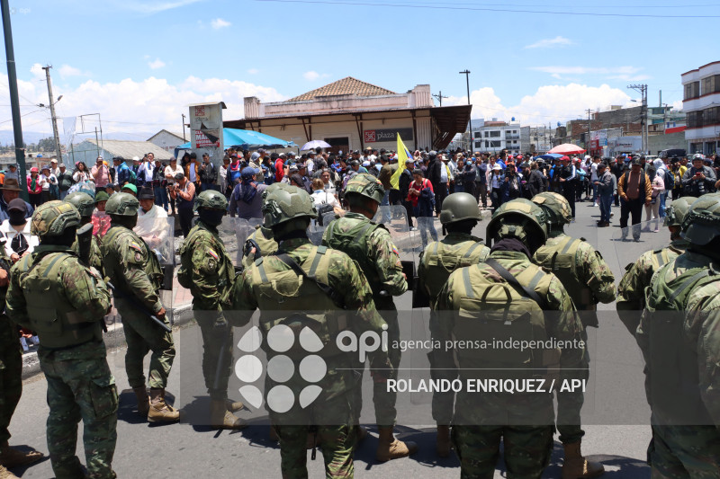 MARCHA CONAIE LATACUNGA