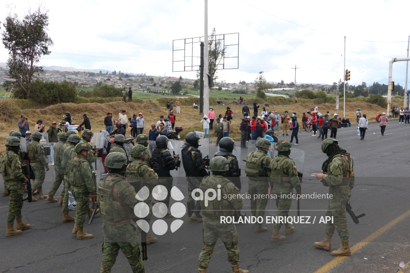 INDIGENAS PANAMERICANA LATACUNGA