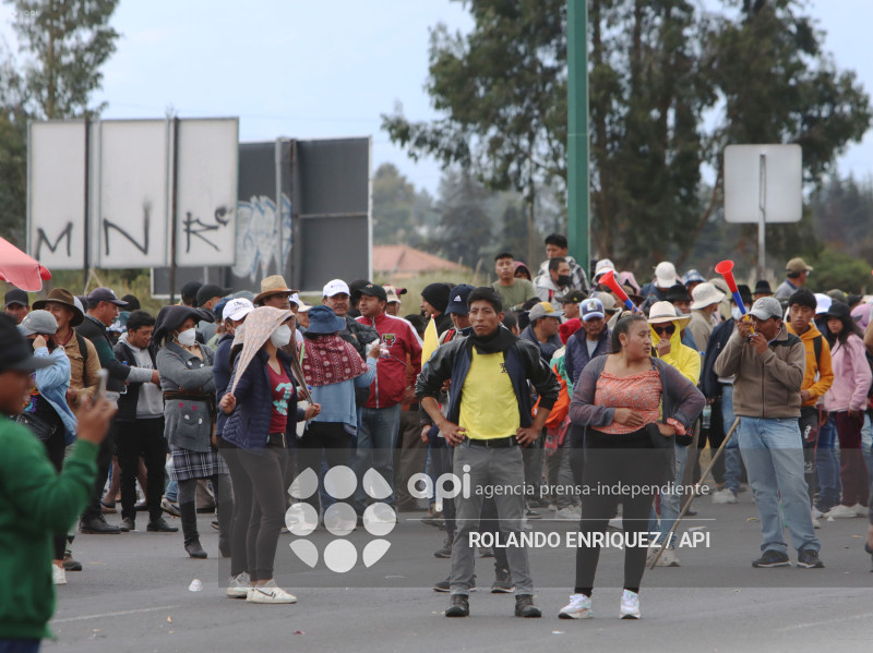 INDIGENAS PANAMERICANA LATACUNGA
