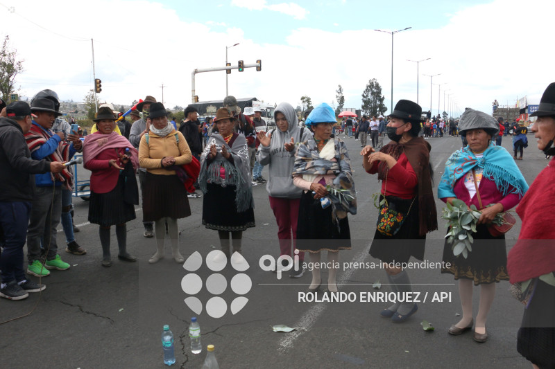 INDIGENAS PANAMERICANA LATACUNGA