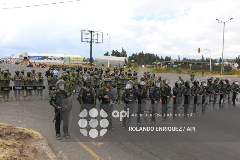 INDIGENAS PANAMERICANA LATACUNGA