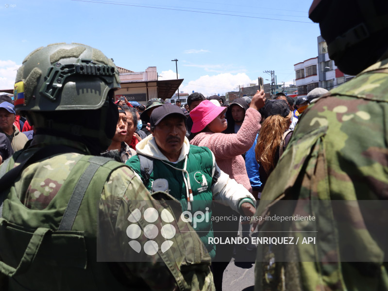 MARCHA CONAIE LATACUNGA