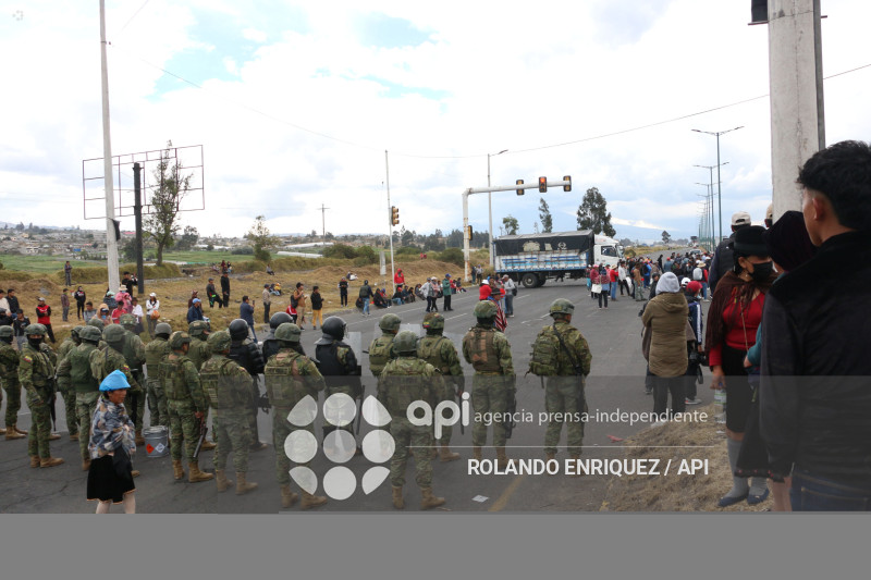 INDIGENAS PANAMERICANA LATACUNGA