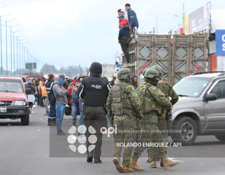 INDIGENAS PANAMERICANA LATACUNGA
