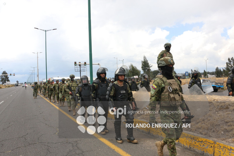 INDIGENAS PANAMERICANA LATACUNGA