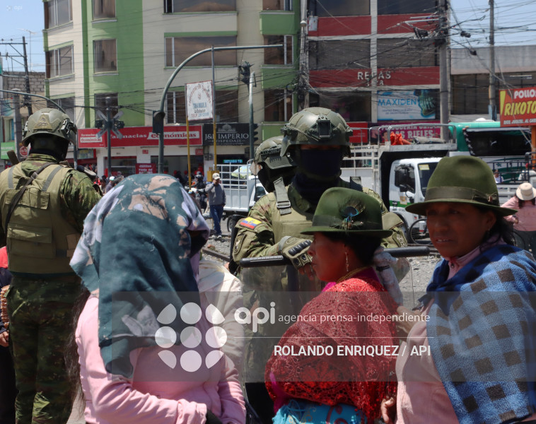 MARCHA CONAIE LATACUNGA