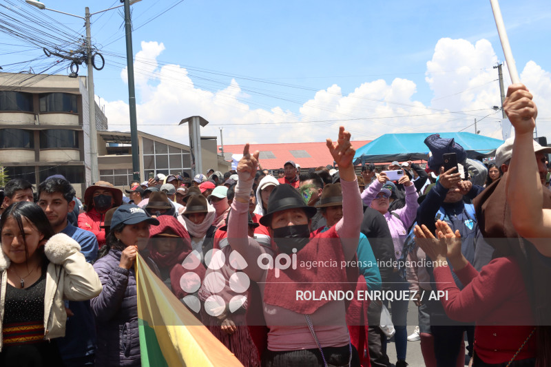MARCHA CONAIE LATACUNGA