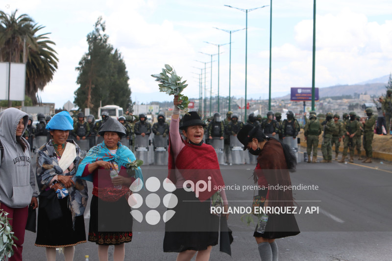 INDIGENAS PANAMERICANA LATACUNGA