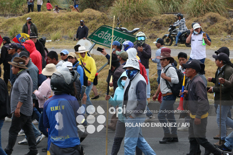 INDIGENAS PANAMERICANA LATACUNGA