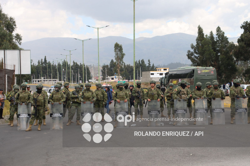 INDIGENAS PANAMERICANA LATACUNGA