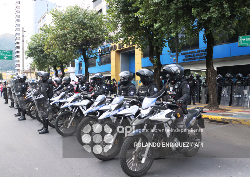 ESTUDIANTES DE LA CENTRAL PROTESTAN FISCALIA DE FLAGRANCIA