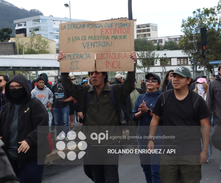 ESTUDIANTES DE LA CENTRAL PROTESTAN FISCALIA DE FLAGRANCIA
