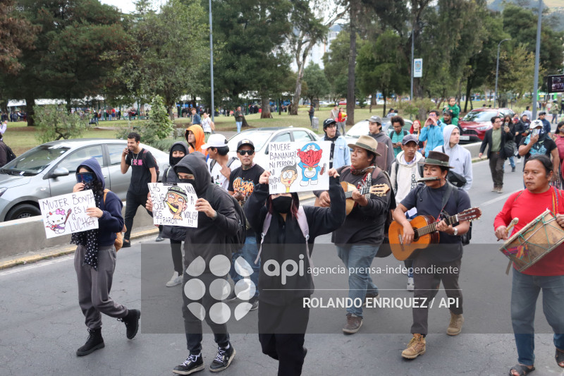 ESTUDIANTES DE LA CENTRAL PROTESTAN FISCALIA DE FLAGRANCIA