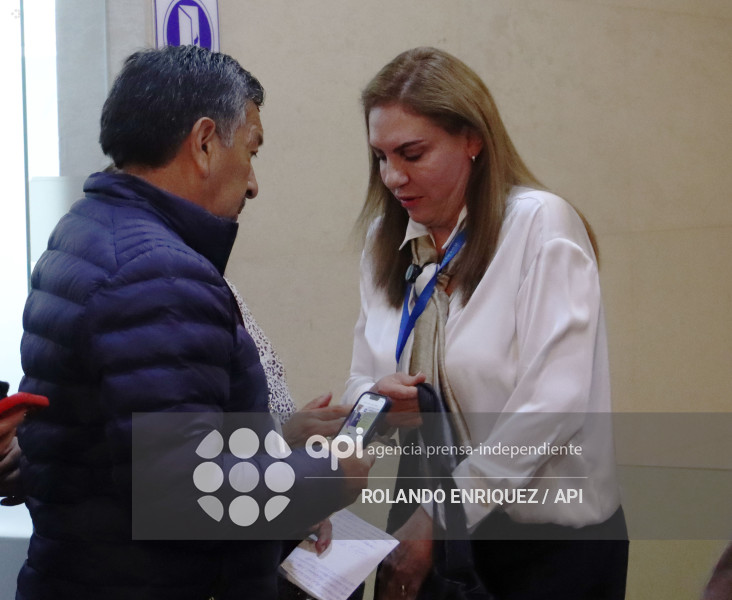 COMISION DE ETICA RECOMIENDA DESTITUCION DE NURIA BUTIÑA