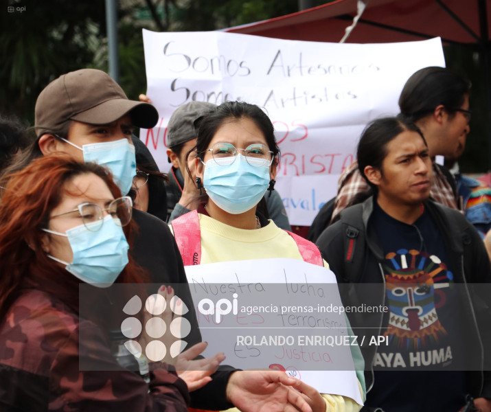 PLANTON EN FISCALIA POR DETENIDOS EN EL PARO