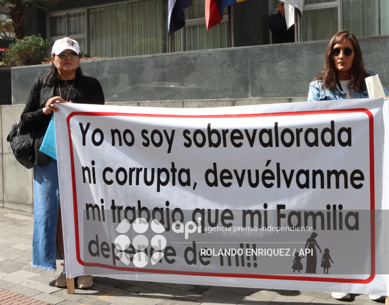 EX TRABAJADORES PETROECUADOR PROTESTA