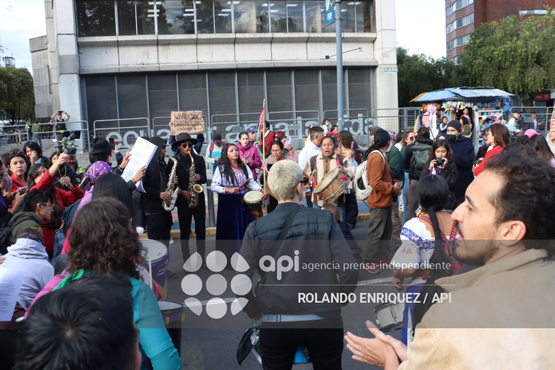 PLANTON EN FISCALIA POR DETENIDOS EN EL PARO