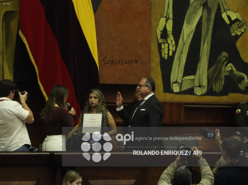 ASAMBLEA POSESIONA A FABIAN FABARA JUDICATURA