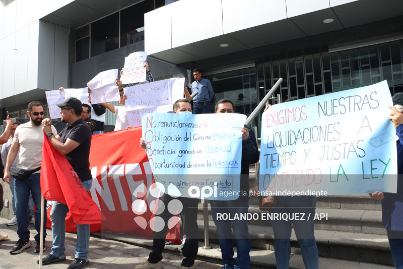 EX TRABAJADORES PETROECUADOR PROTESTA